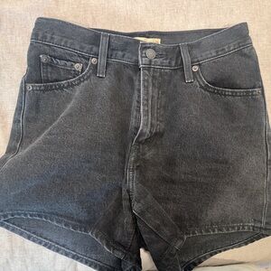 Levi's 80s mom shorts